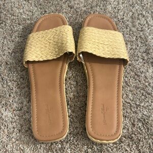 Universal Thread Raffia Sandals | Size 10